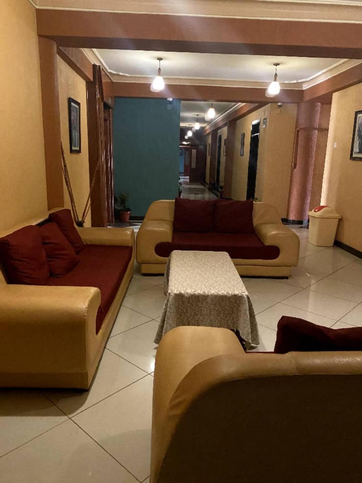 The Tick Hotel Kampala Kültér fotó