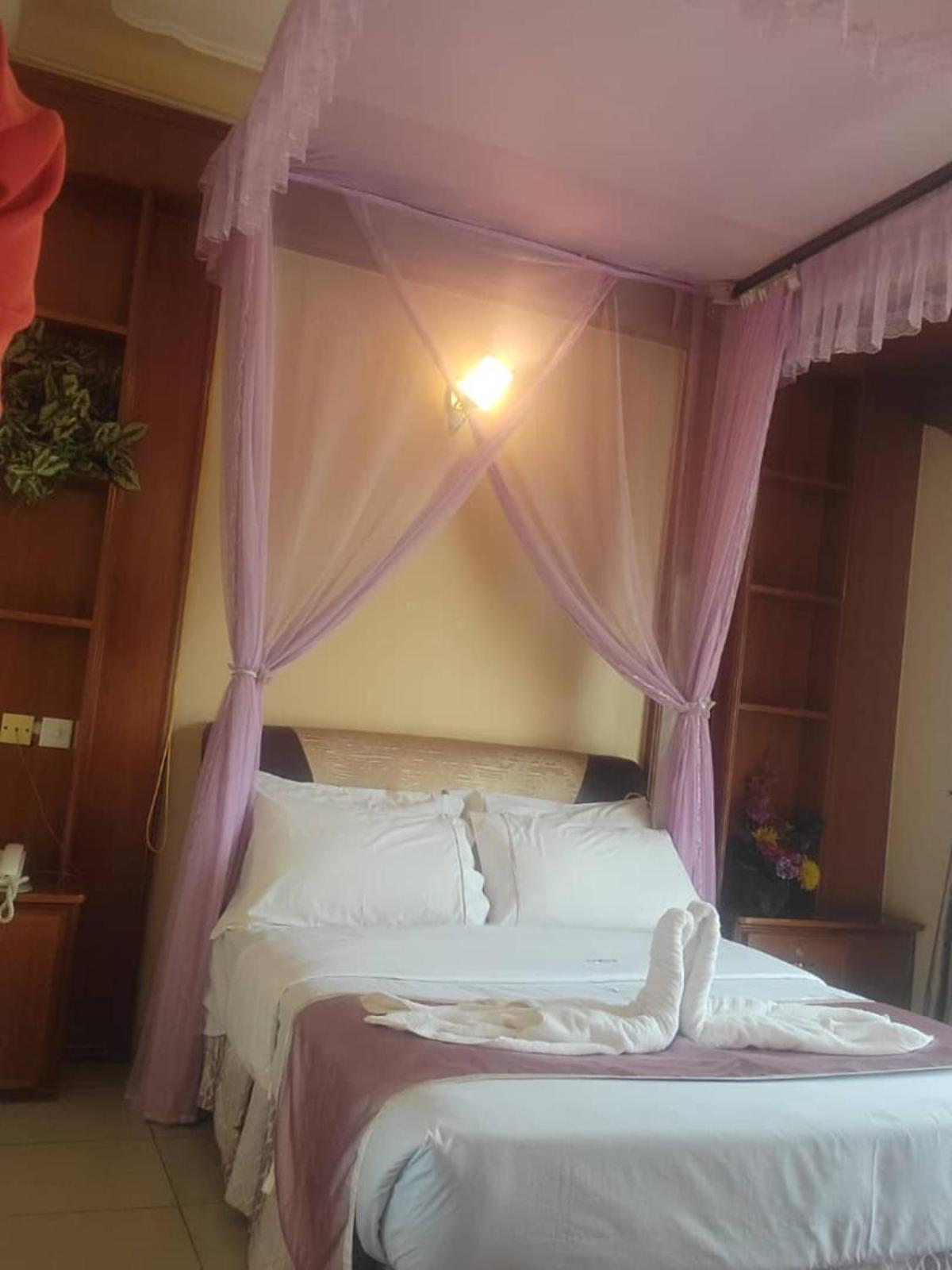 The Tick Hotel Kampala Kültér fotó